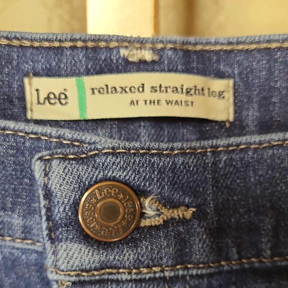 Lee Women's Relaxed Straight Leg Dark Blue Jeans Size 14 Short - Picture 2 of 13